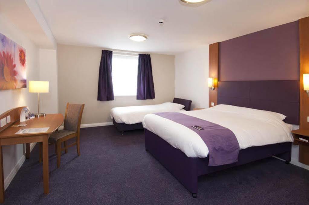 Premier Inn Бистер Экстерьер фото